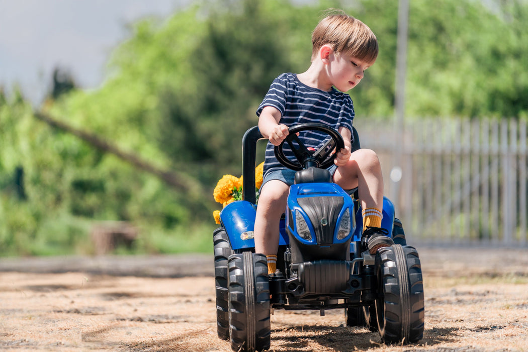 Falk Trettraktor New Holland T8 mit Anhänger - Traptrecker