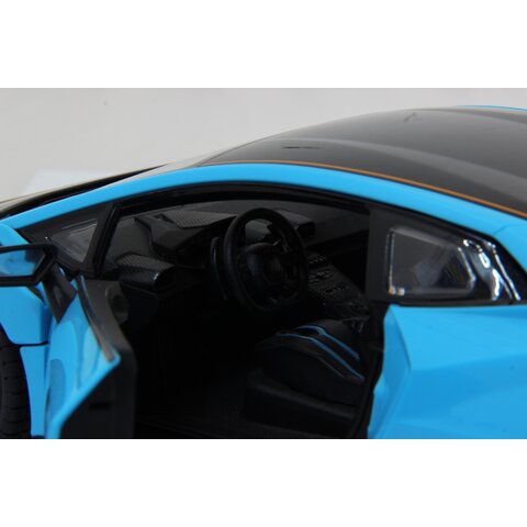 Lamborghini Huracán STO 1:14 blau 2,4GHz Tür manuell